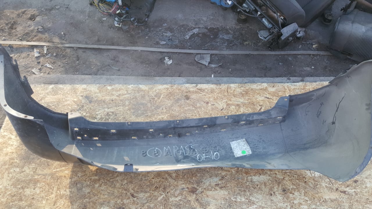 PARACHOQUES POSTERIOR JEEP COMPASS 2007 AL 2010